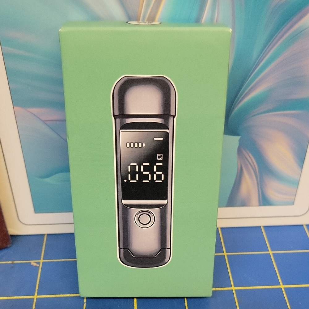 The Blowwy Digital Breathalyzer with Display New In Box